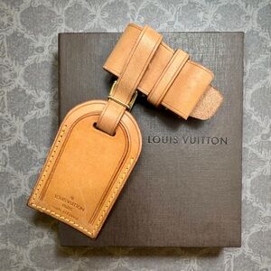 LOUIS VUITTON Leather Luggage Name Tag and Poignet Set